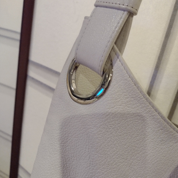 PERRIN - Picture 4 of 9